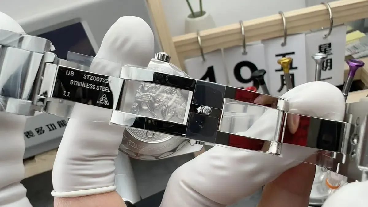 VS厂欧米茄75周年冰蓝世界时终极评测，这抹蓝太毒了