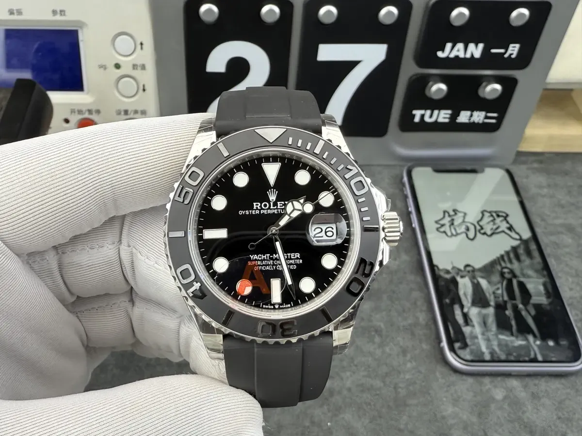 VS厂 vs. Clean厂白金游艇复刻横评，3235机芯成决胜关键