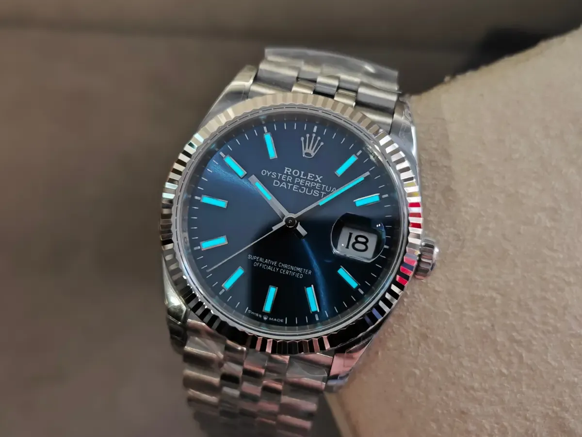 小手腕的福音！VS厂36mm蓝盘日志上手实拍，精致度拉满