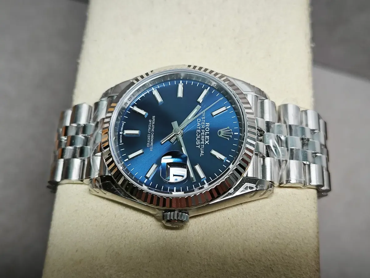 小手腕的福音！VS厂36mm蓝盘日志上手实拍，精致度拉满