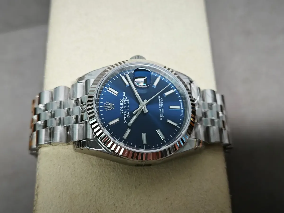 小手腕的福音！VS厂36mm蓝盘日志上手实拍，精致度拉满