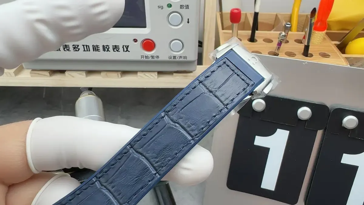 VS厂星座全面解析：从蓝陶瓷外壳到机芯，跟原版差多少？