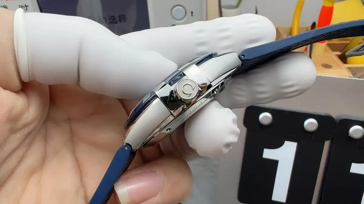 VS厂星座全面解析：从蓝陶瓷外壳到机芯，跟原版差多少？