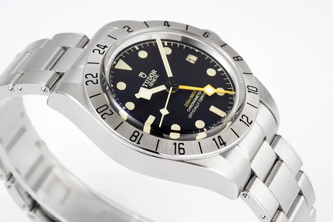 出差党闭眼入！ZF厂帝舵79470双时区腕表太方便