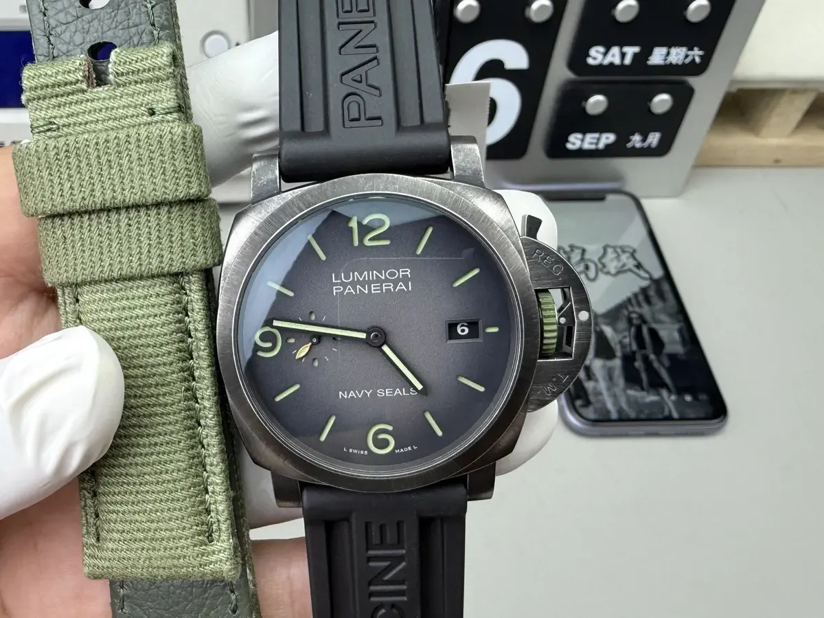 VS厂沛纳海PAM01412深度体验，硬汉气质与精致工艺并存。