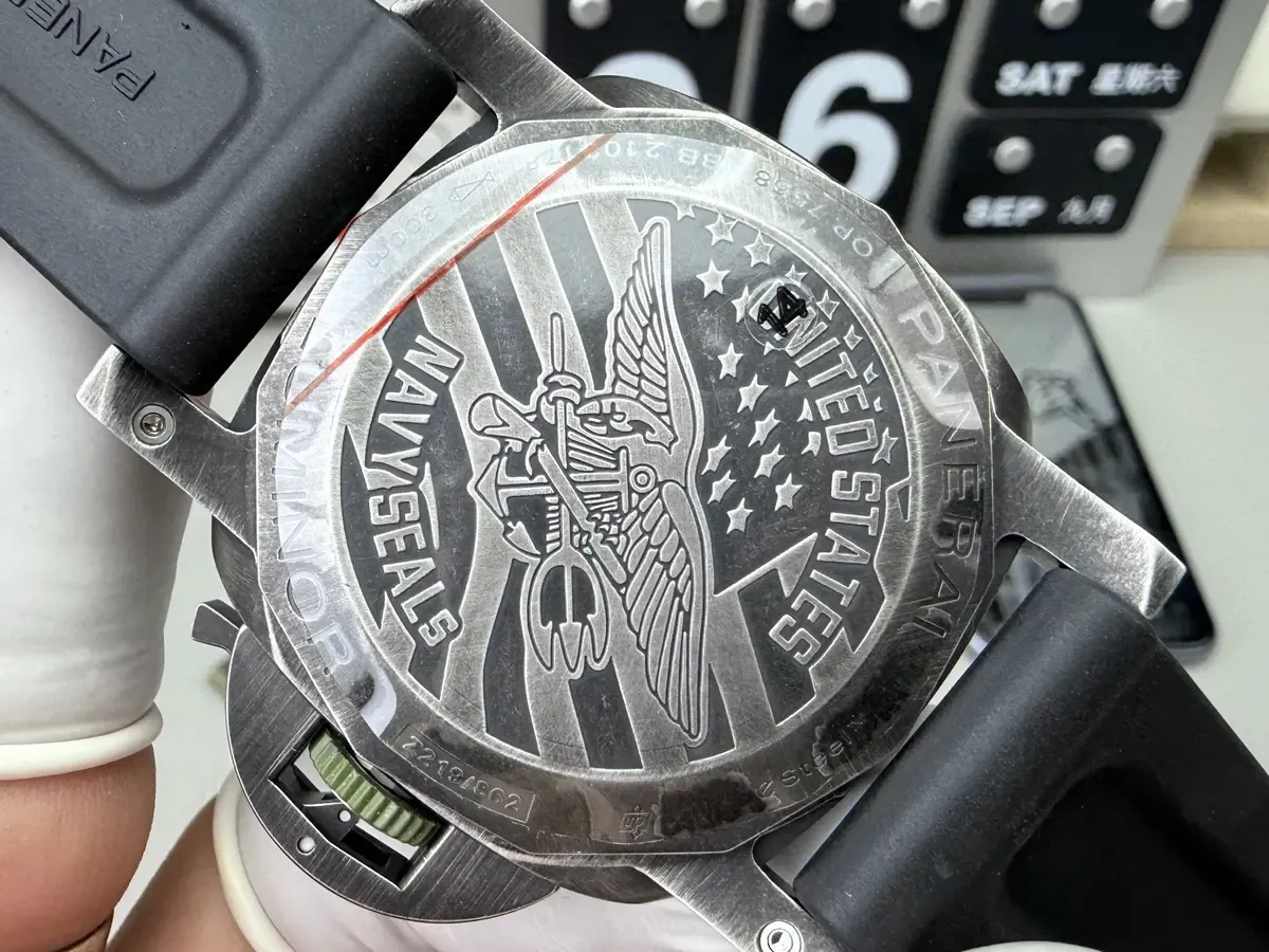 VS厂沛纳海PAM01412深度体验，硬汉气质与精致工艺并存。