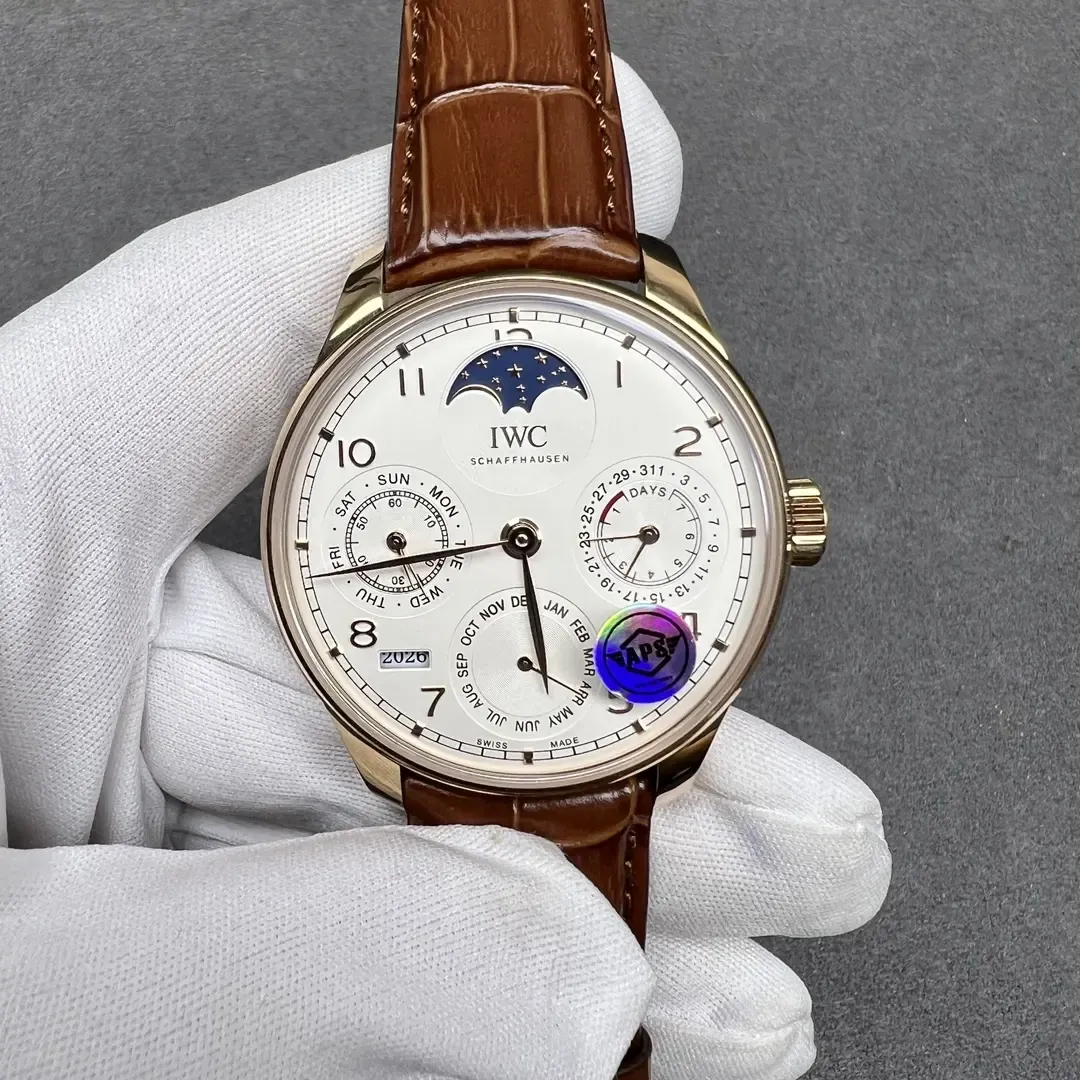 APS厂万国葡萄牙万年历，除了月份大小，其他功能竟全部同步？