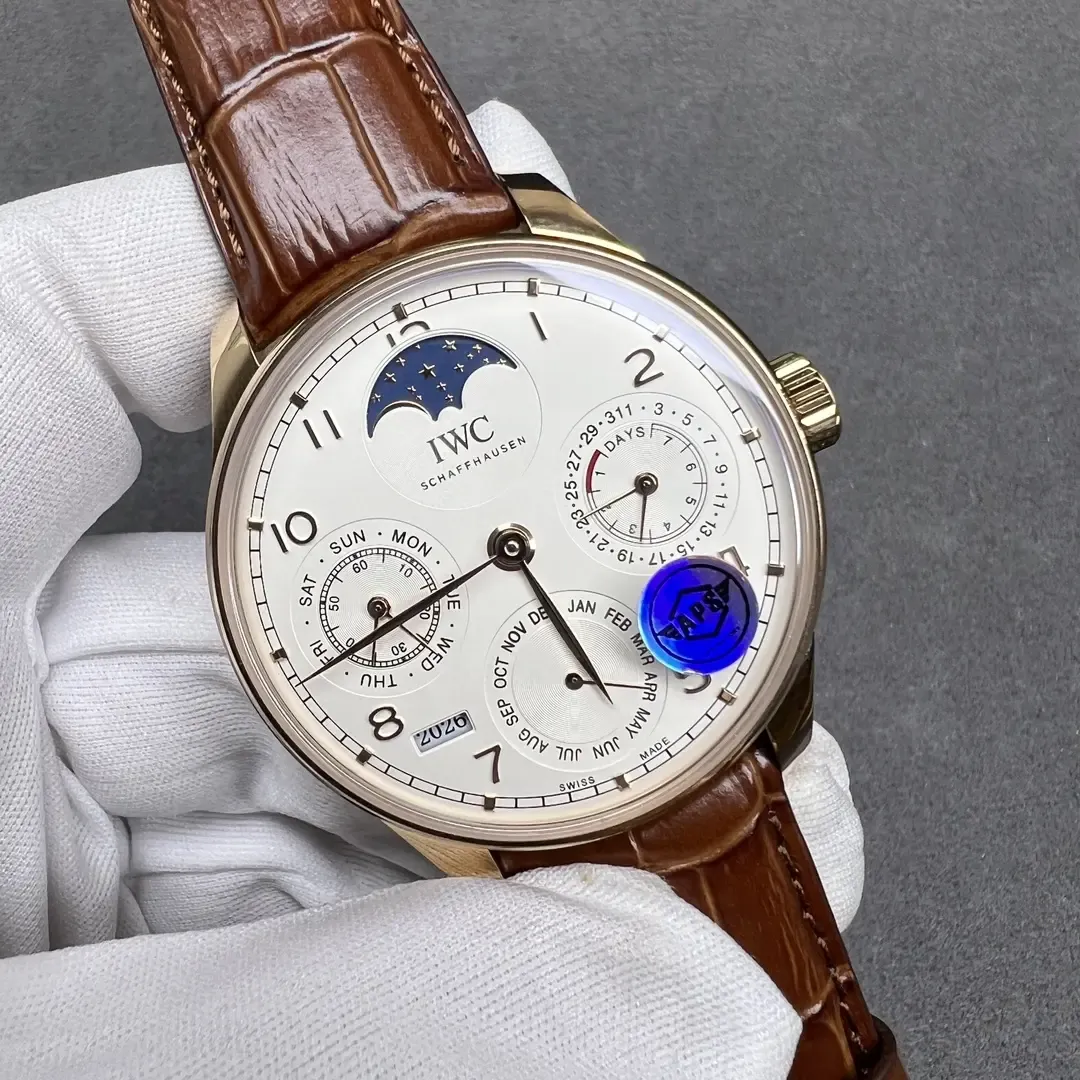 APS厂万国葡萄牙万年历，除了月份大小，其他功能竟全部同步？