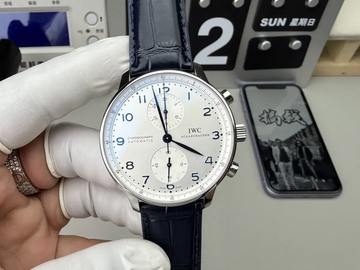 ZF厂葡计密底VS透底哪个好?机芯、厚度全方位对比