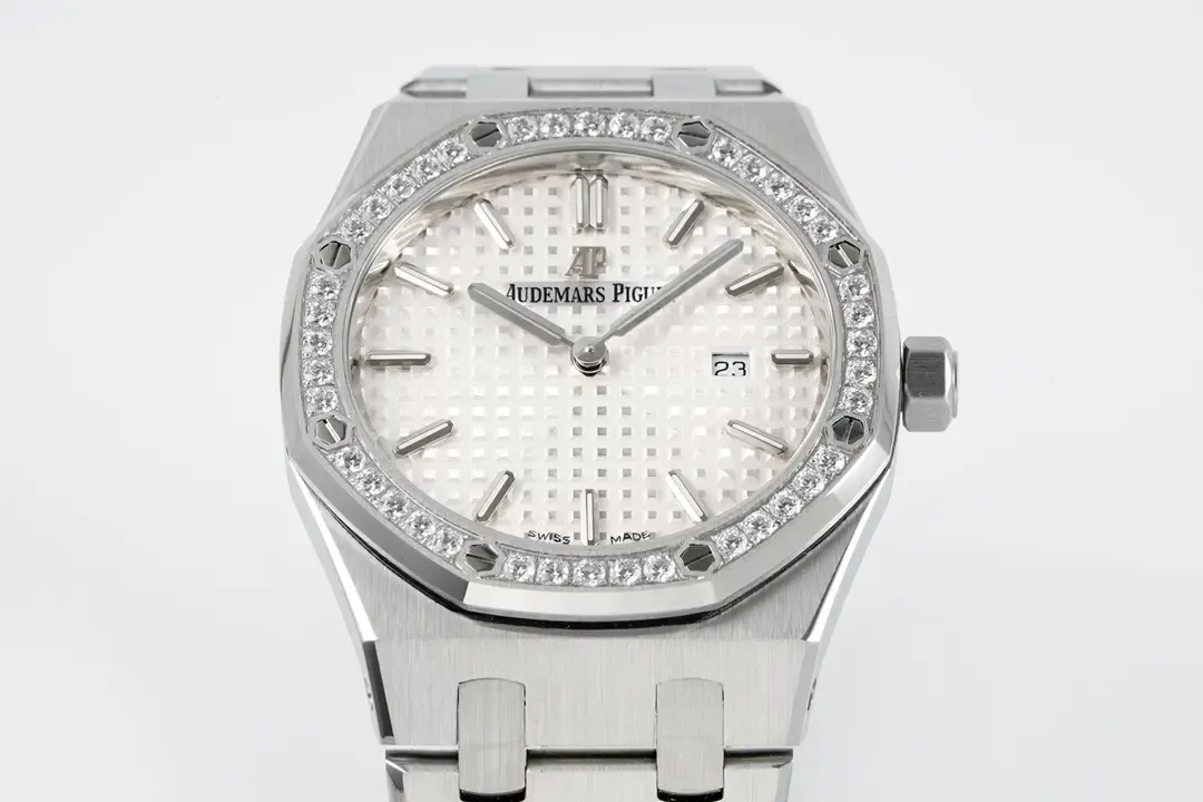 ZF厂爱彼AP67651复刻表：细节控难以拒绝的高颜值女表