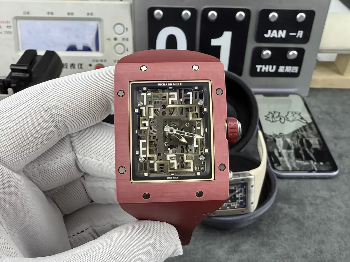 38克真钛颠覆认知！订制理查德RM16-02实测：戴在手上宛如无物，