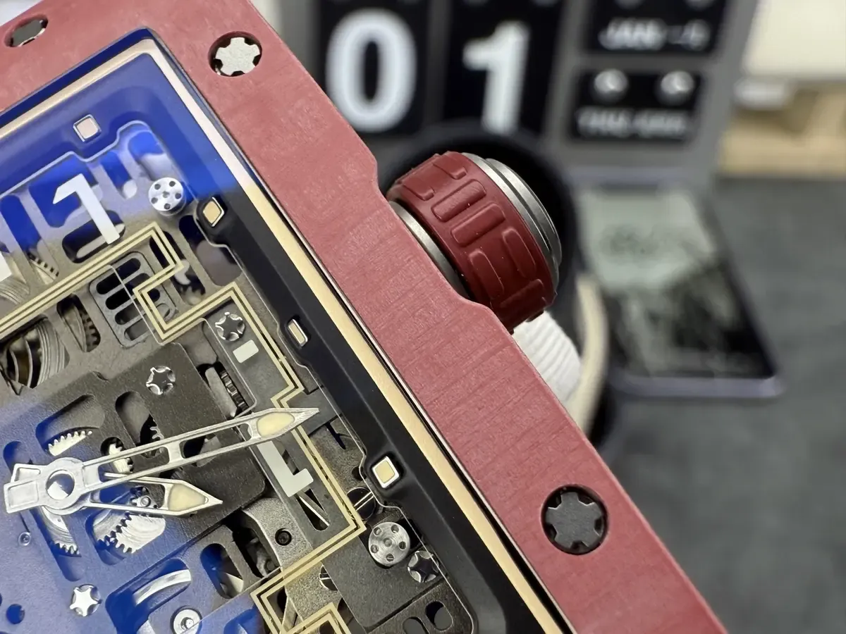 38克真钛颠覆认知！订制理查德RM16-02实测：戴在手上宛如无物，