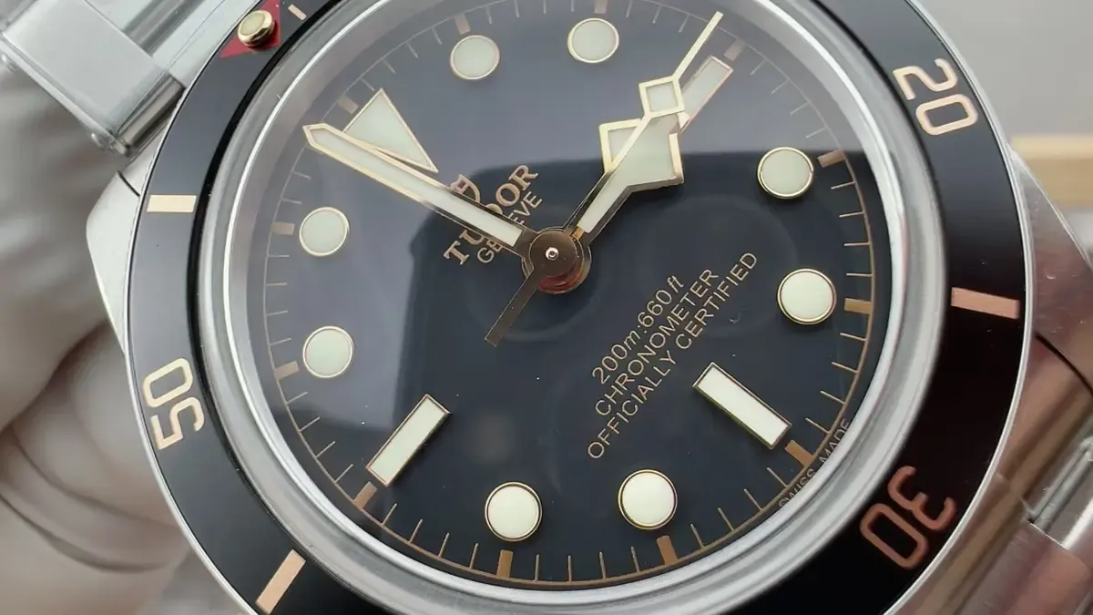 ZF厂帝舵小黑花深度评测：万元质感，千元价格，还能以假乱真？