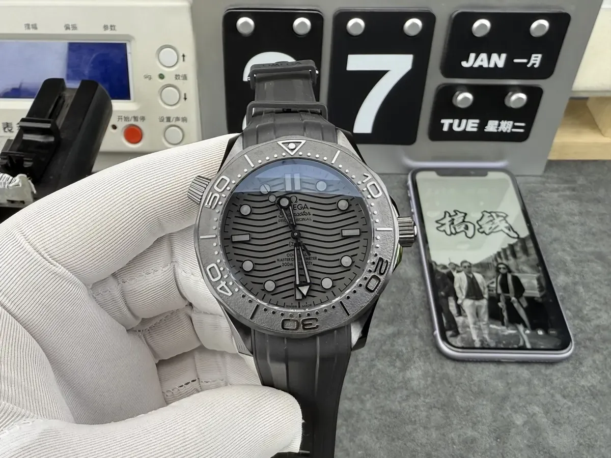 OR厂欧米茄海马300陶瓷款深度拆解：8806机芯稳如老狗