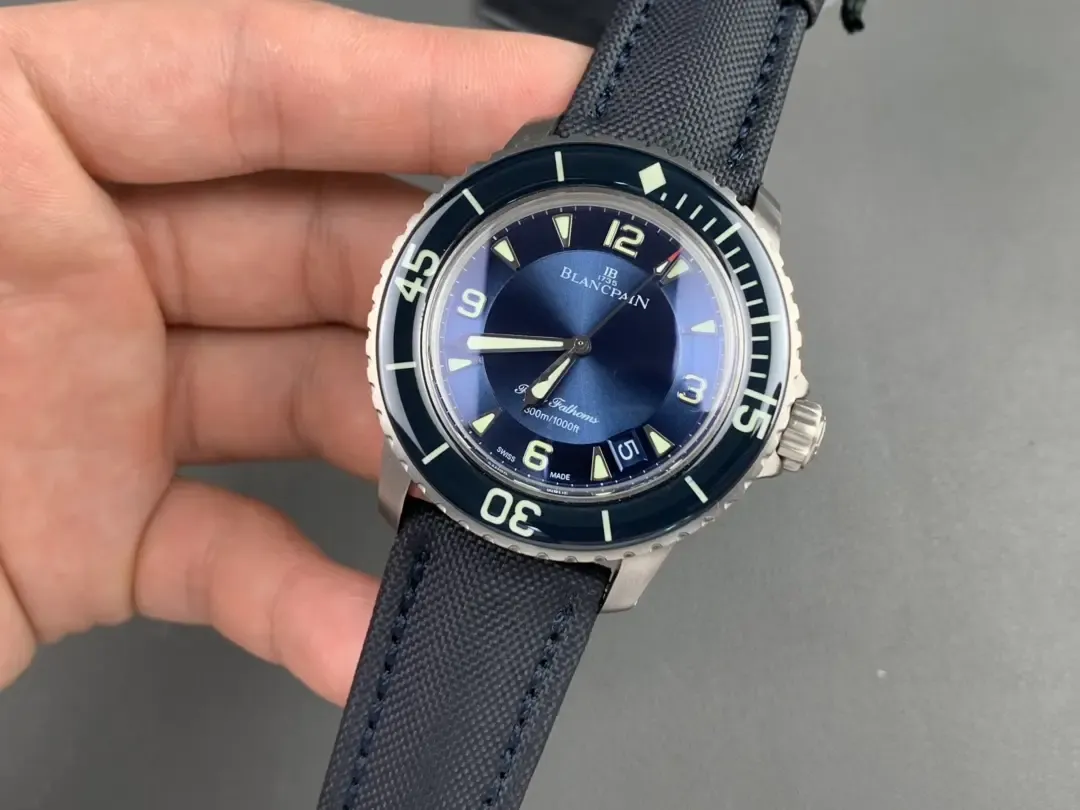 潜水表玩家的终极之选？ZF厂五十噚蓝盘钛壳，是否值得闭眼入？