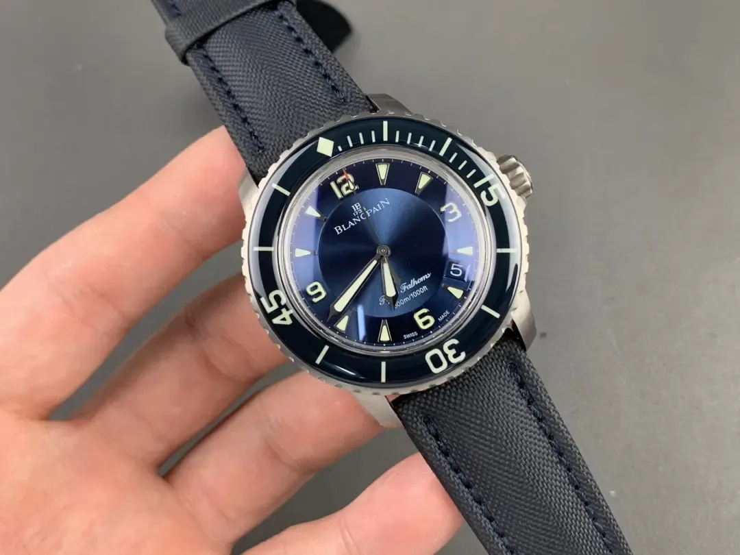 潜水表玩家的终极之选？ZF厂五十噚蓝盘钛壳，是否值得闭眼入？