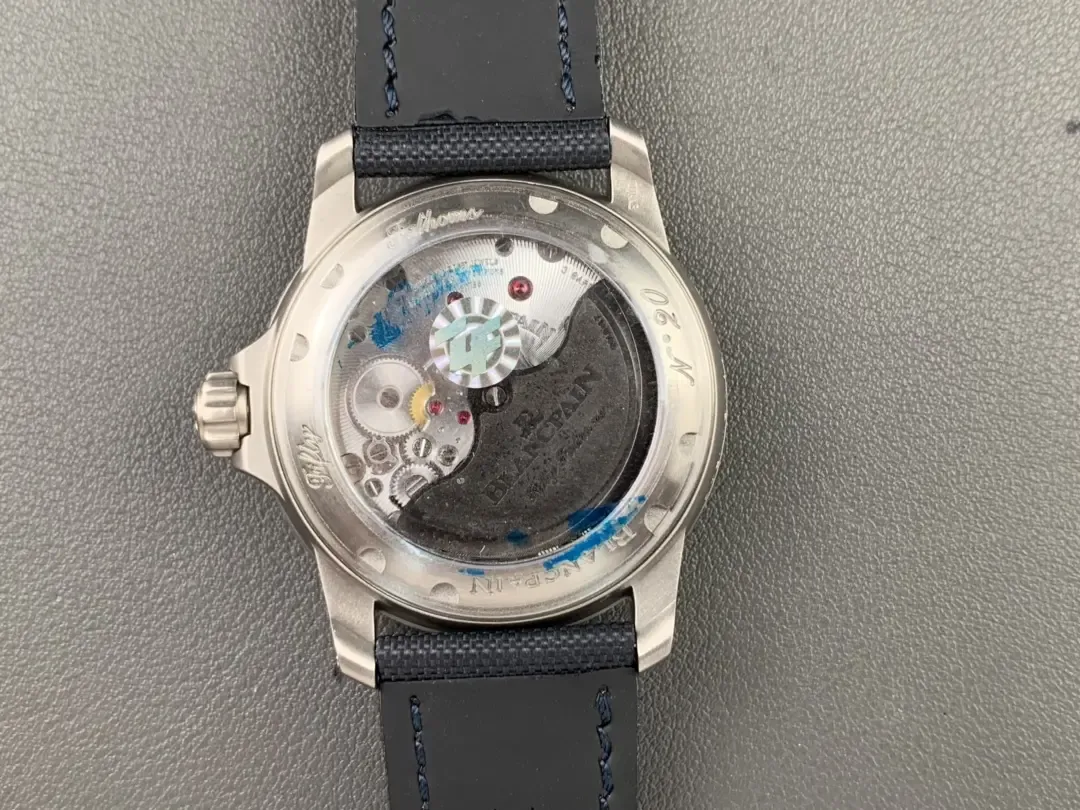 潜水表玩家的终极之选？ZF厂五十噚蓝盘钛壳，是否值得闭眼入？