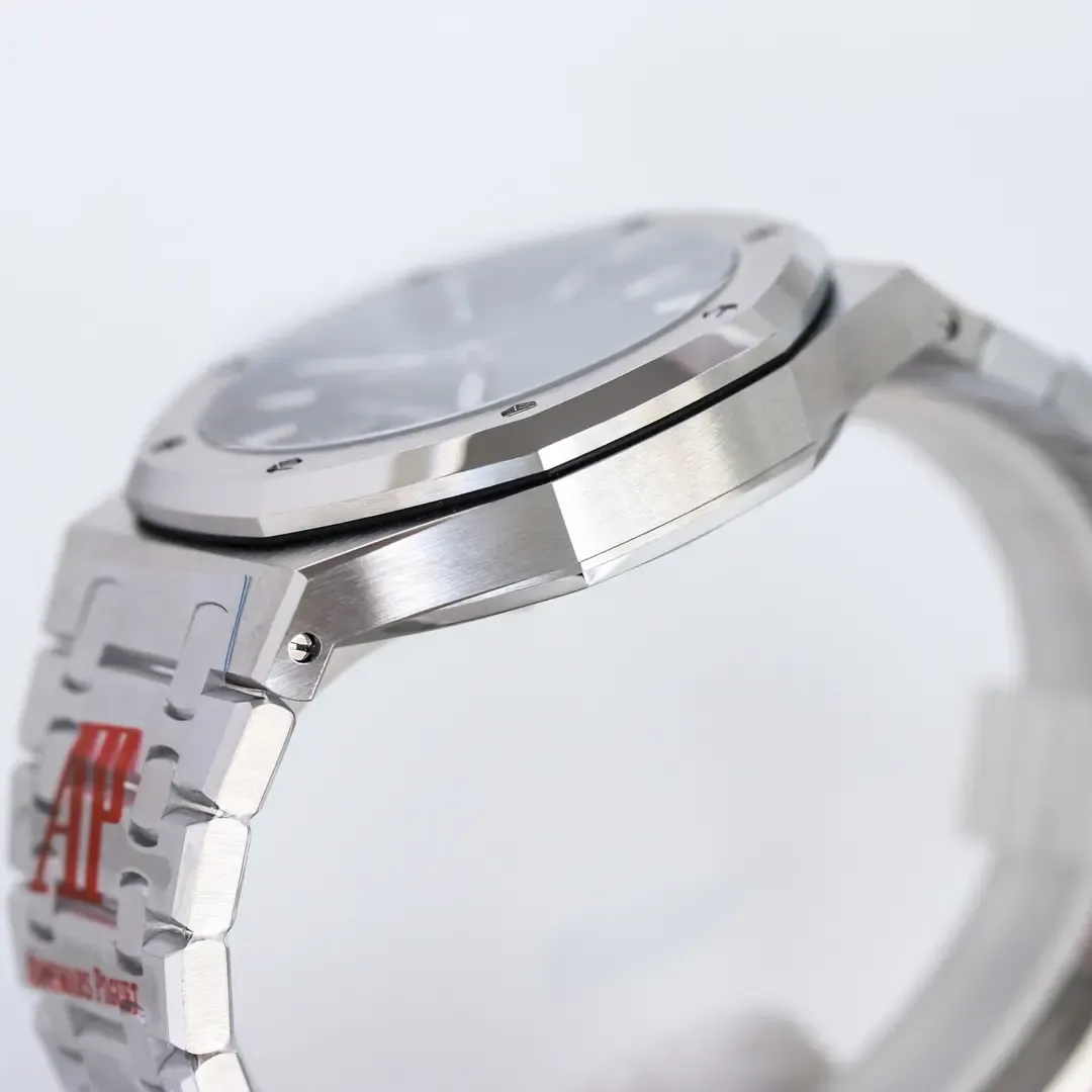 闭眼入不后悔！VS厂爱彼15500蓝盘钢王上手实拍