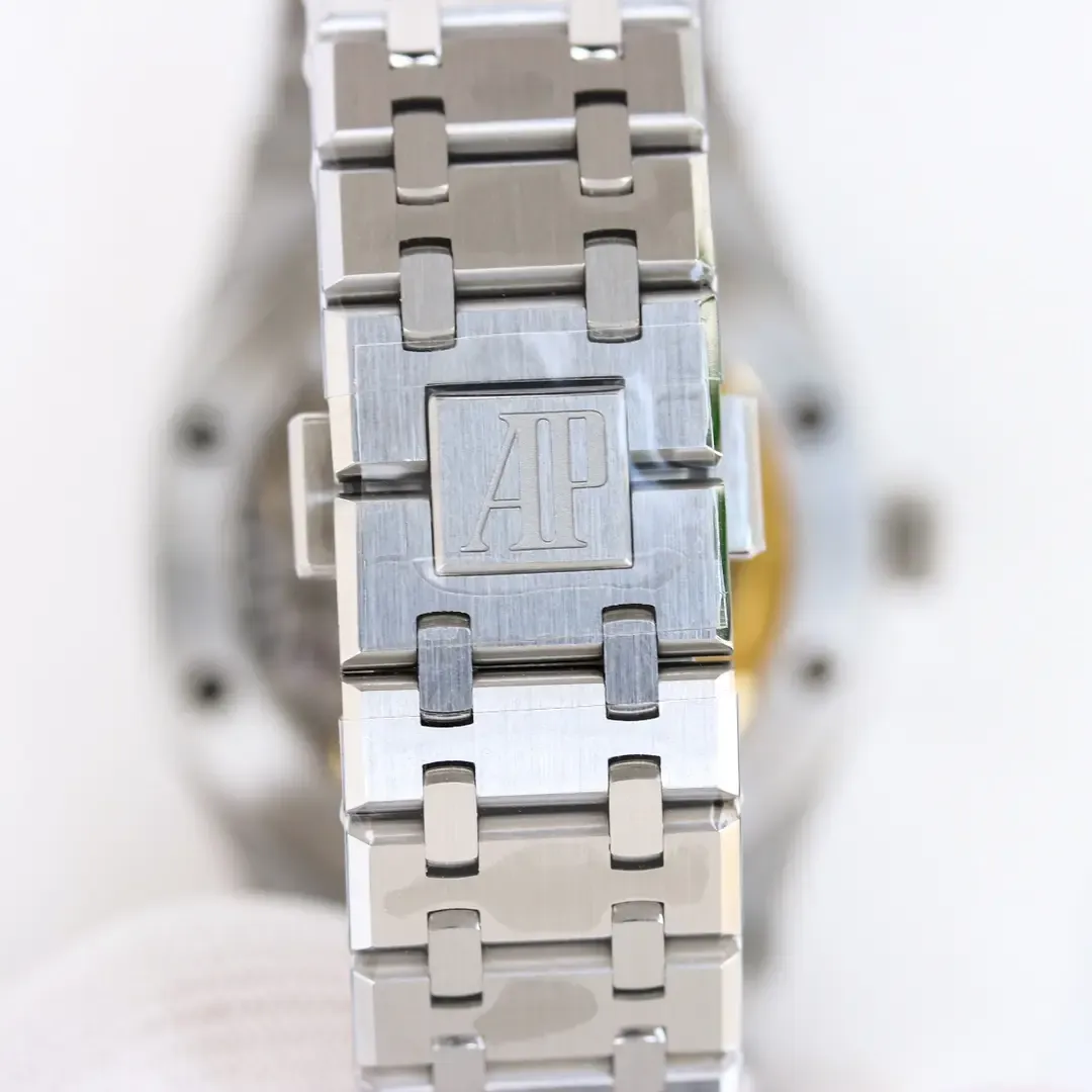 闭眼入不后悔！VS厂爱彼15500蓝盘钢王上手实拍