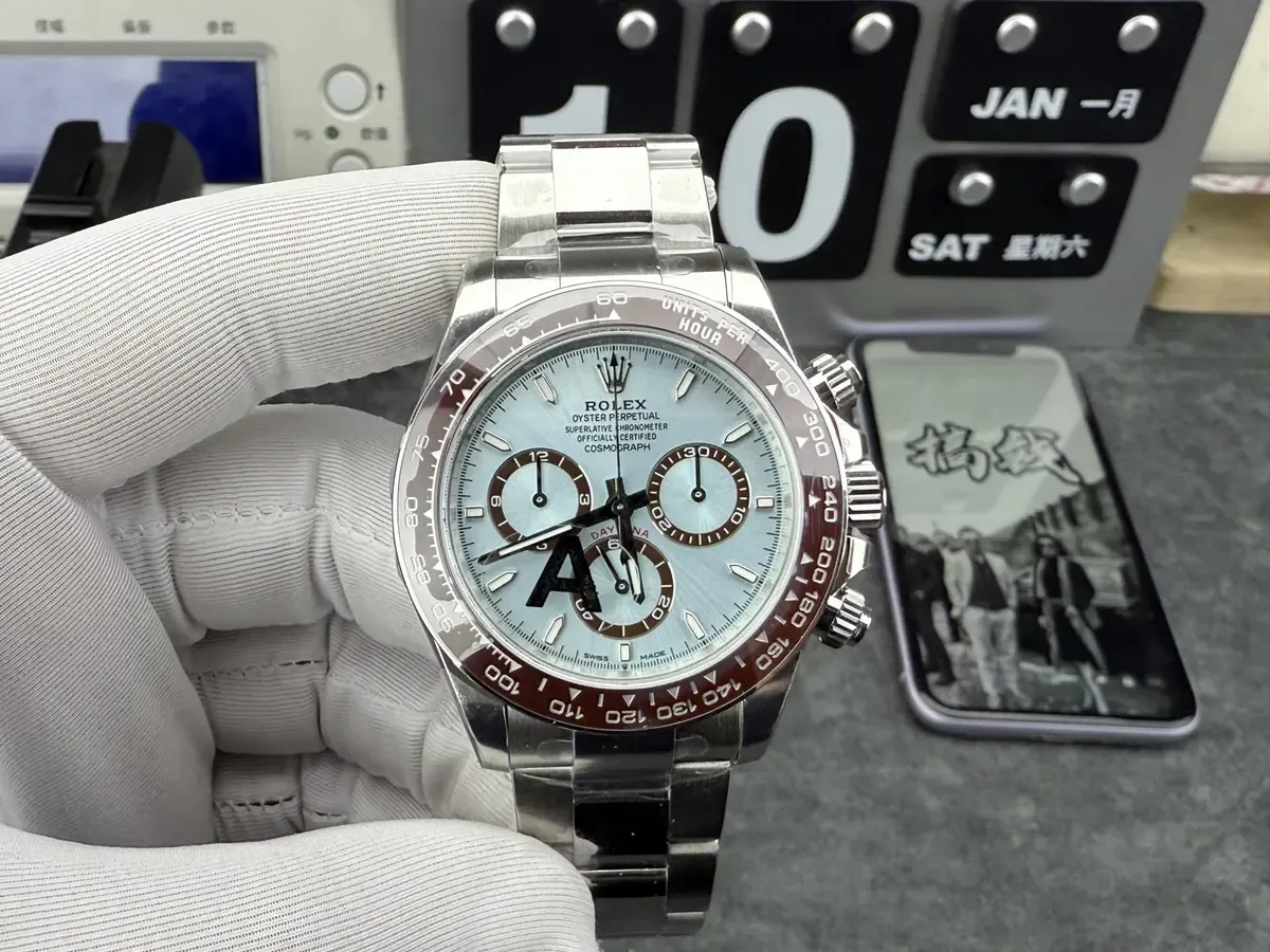 从盘面到机芯全拆解：VS厂冰蓝迪到底值不值得冲？