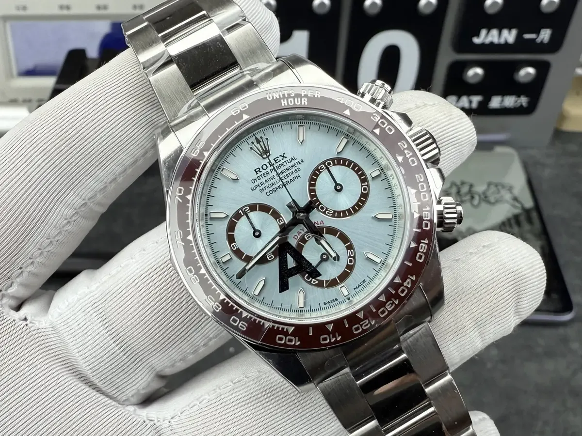 从盘面到机芯全拆解：VS厂冰蓝迪到底值不值得冲？