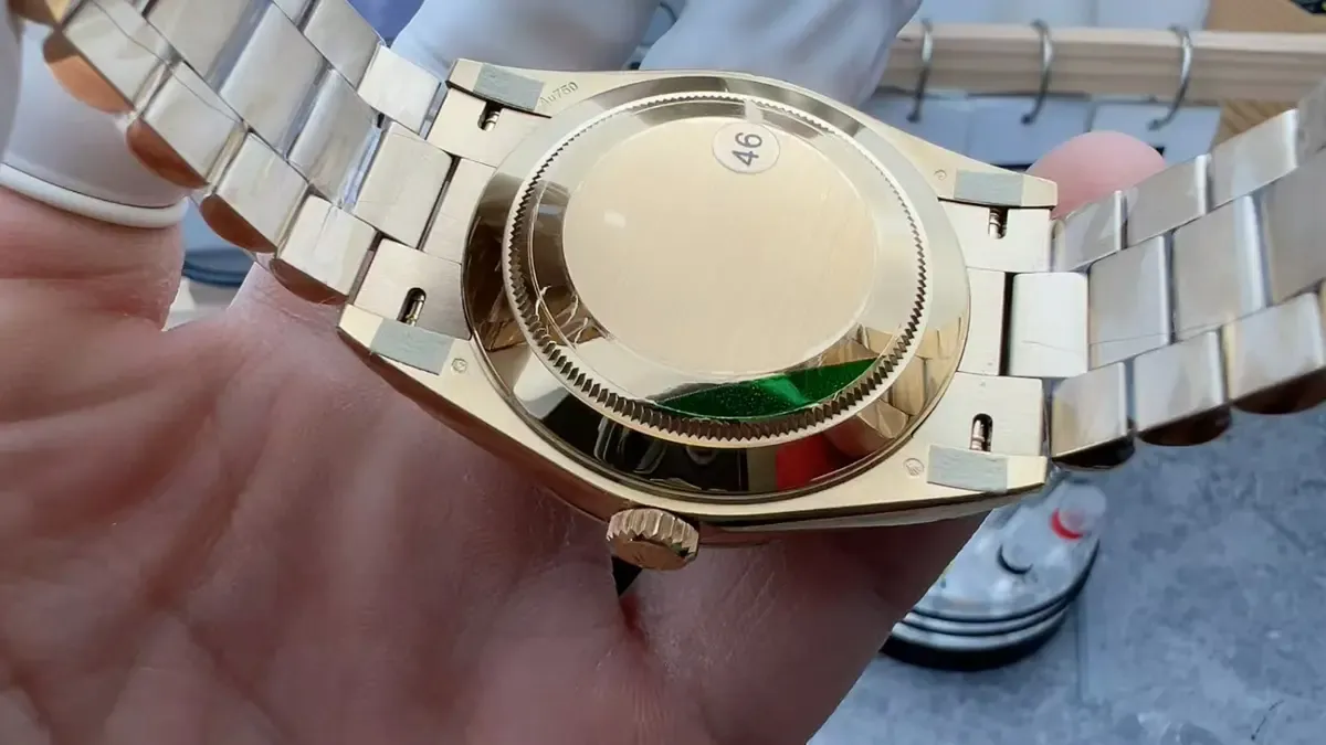 万元质感千元价！表城品鉴亲测VS厂黑冰糖，上手一秒沦陷