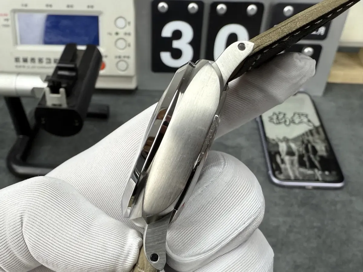 白面灰针+三明治表盘，VS厂沛纳海1314“白马王子”实至名归