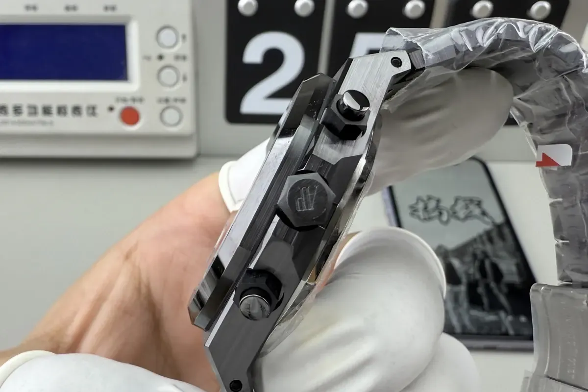 告别一眼假！APS爱彼26240黑陶瓷细节曝光，真假难辨