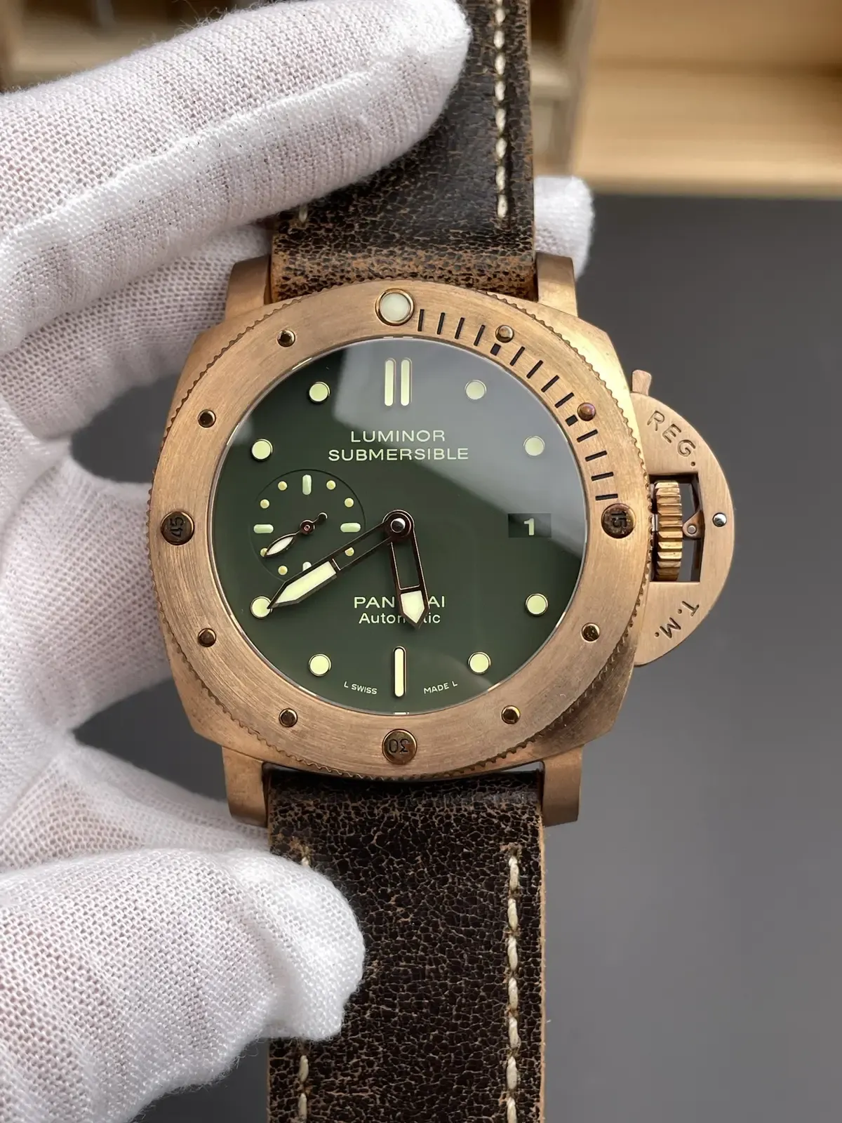 一眼假？不存在的！VS厂沛纳海382青铜材质完美还原正品神韵