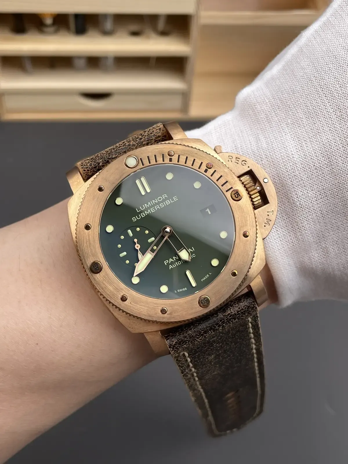 一眼假？不存在的！VS厂沛纳海382青铜材质完美还原正品神韵