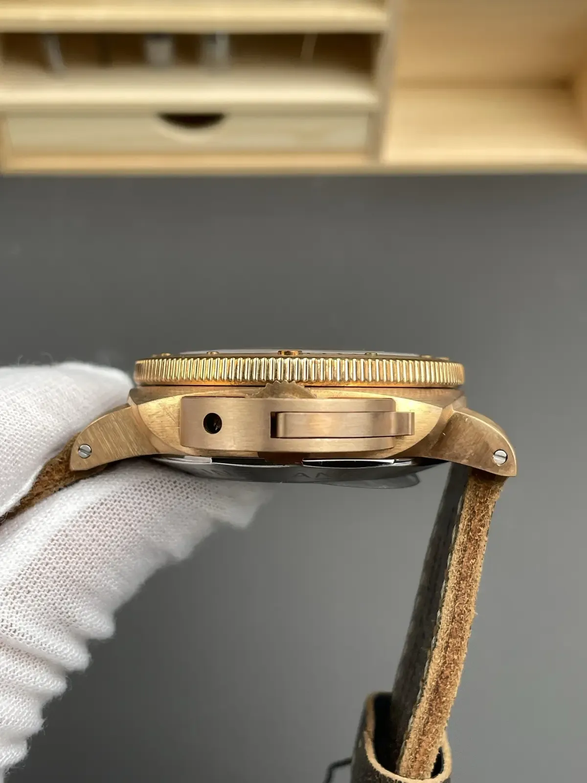 一眼假？不存在的！VS厂沛纳海382青铜材质完美还原正品神韵