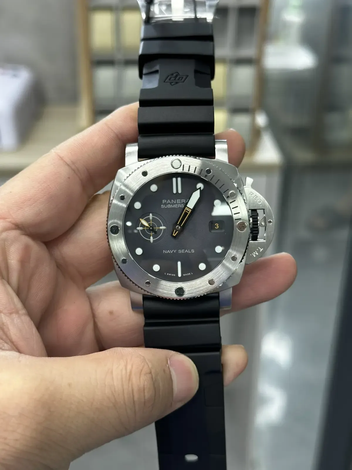 一眼假真相！VS厂沛纳海1323限量版，表城品鉴告诉你答案