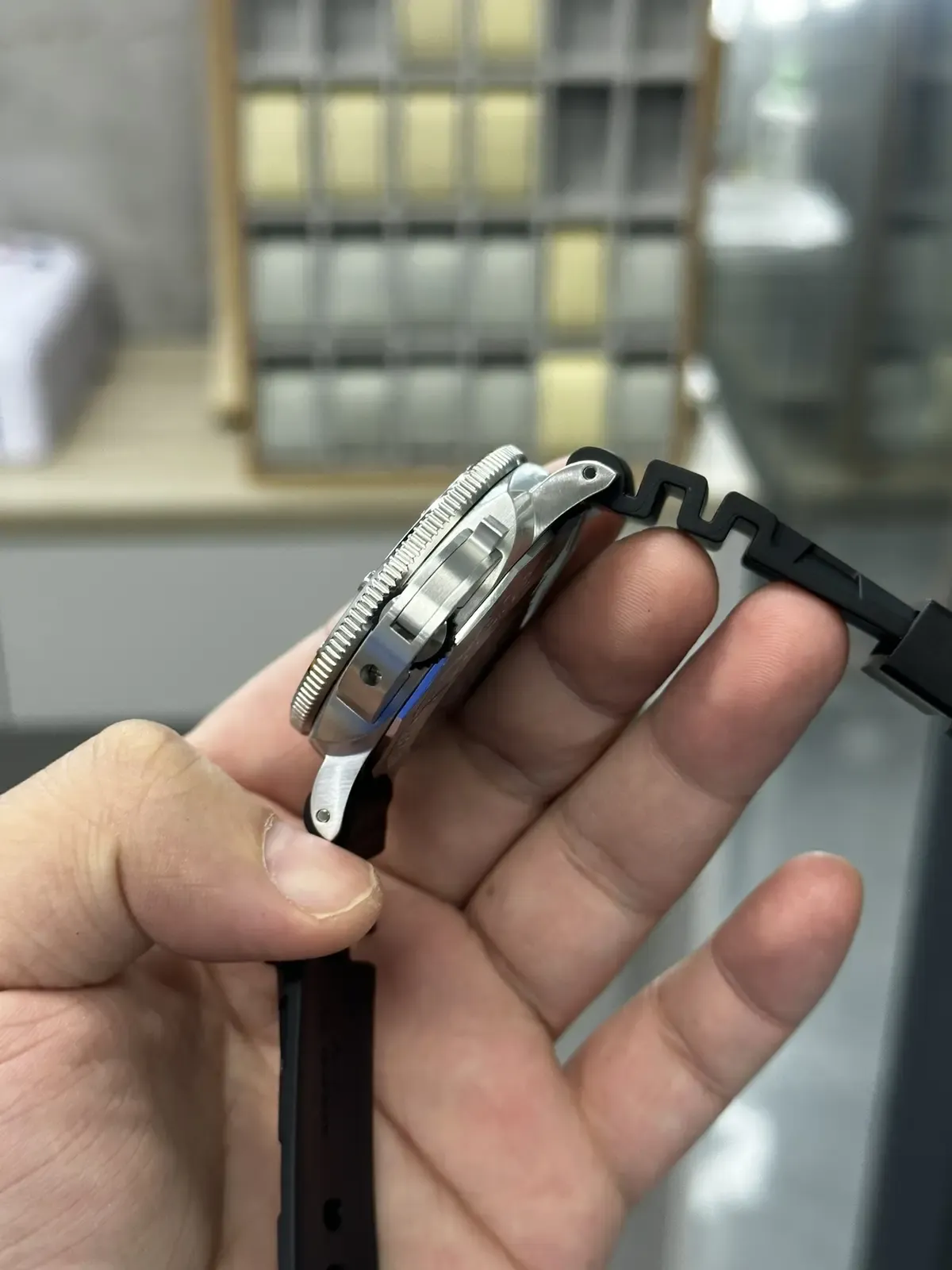 一眼假真相！VS厂沛纳海1323限量版，表城品鉴告诉你答案