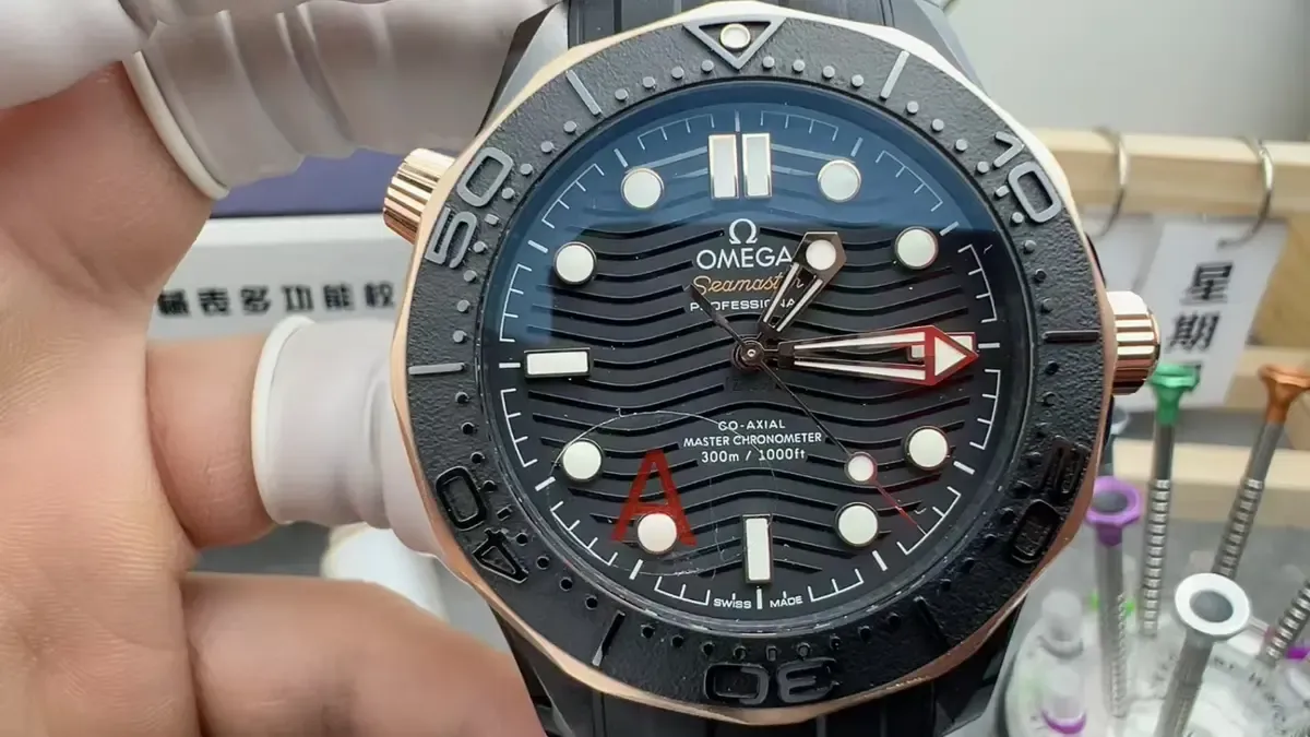 43.5MM陶瓷壳+8806一体机芯，VS厂墨黑海马300M深度解析