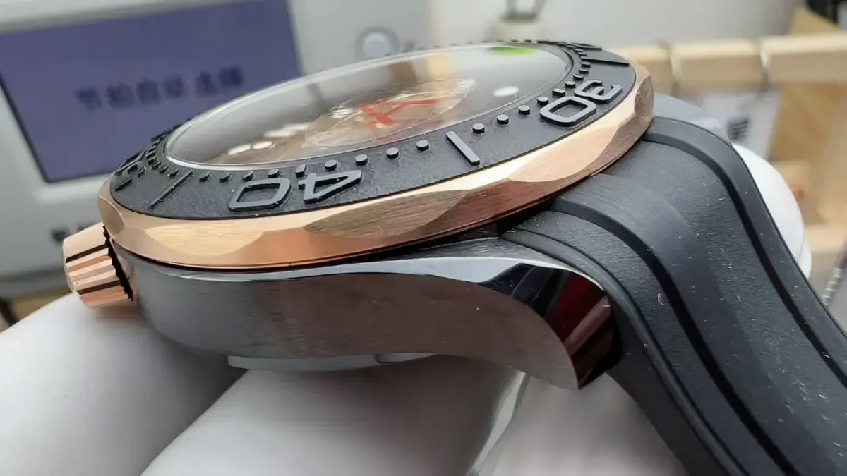 43.5MM陶瓷壳+8806一体机芯，VS厂墨黑海马300M深度解析