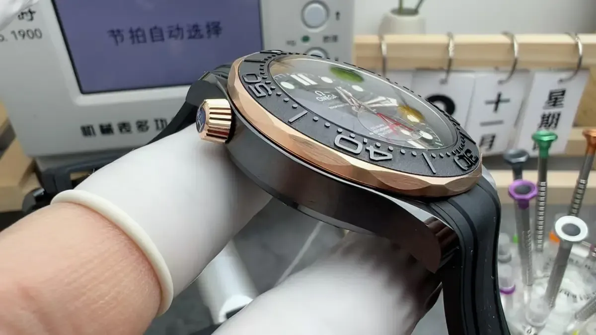 43.5MM陶瓷壳+8806一体机芯，VS厂墨黑海马300M深度解析