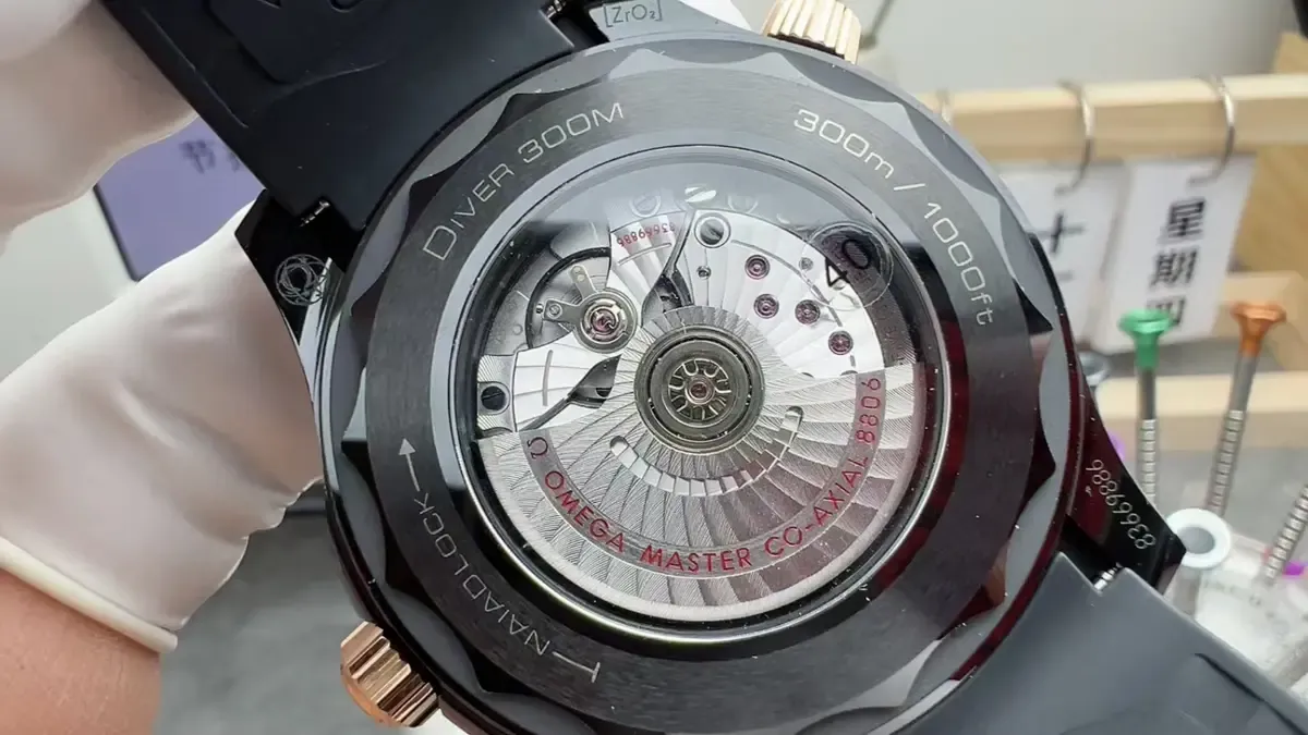 43.5MM陶瓷壳+8806一体机芯，VS厂墨黑海马300M深度解析