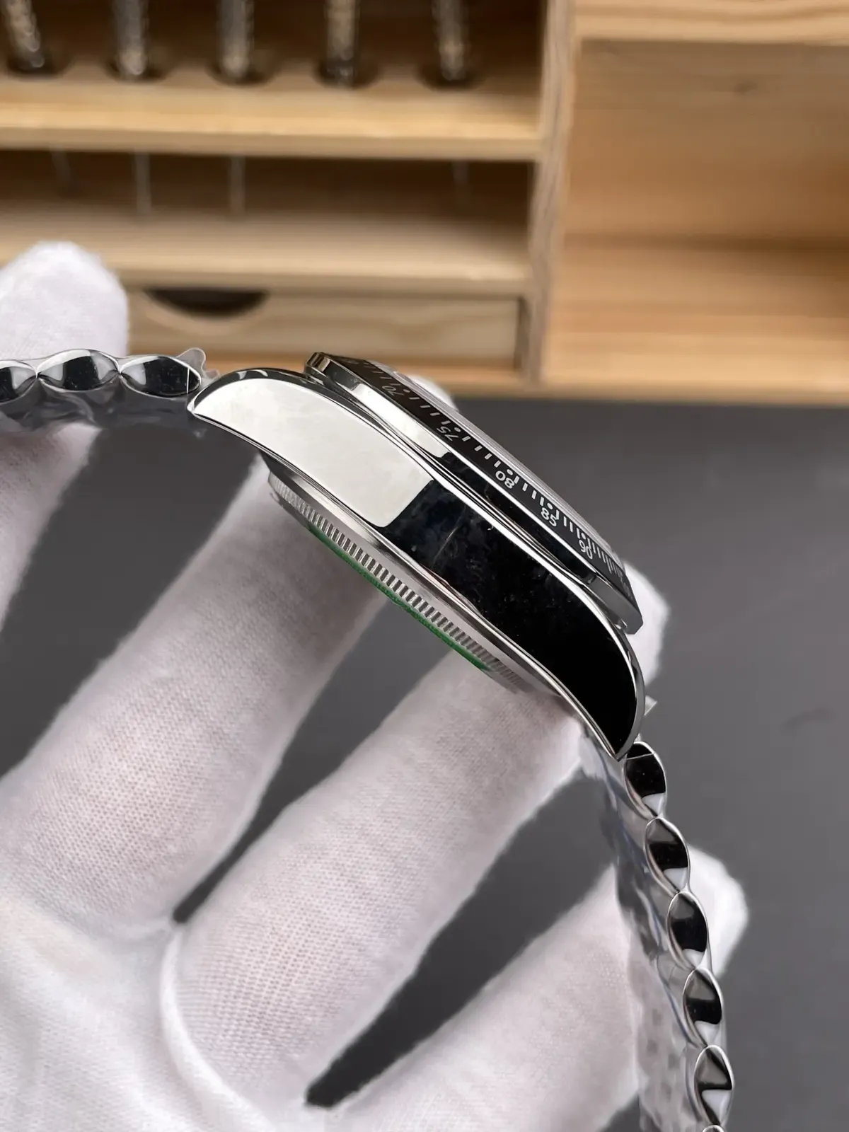 周杰伦同款“粉面”杀到！ZF帝舵碧湾计时复刻颜值封神