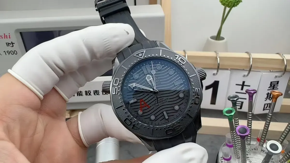 VS欧米茄黑武士8806一体机芯拆解，54小时动储硬核实测