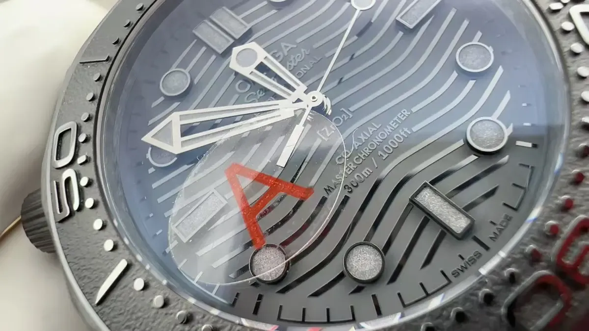 VS欧米茄黑武士8806一体机芯拆解，54小时动储硬核实测