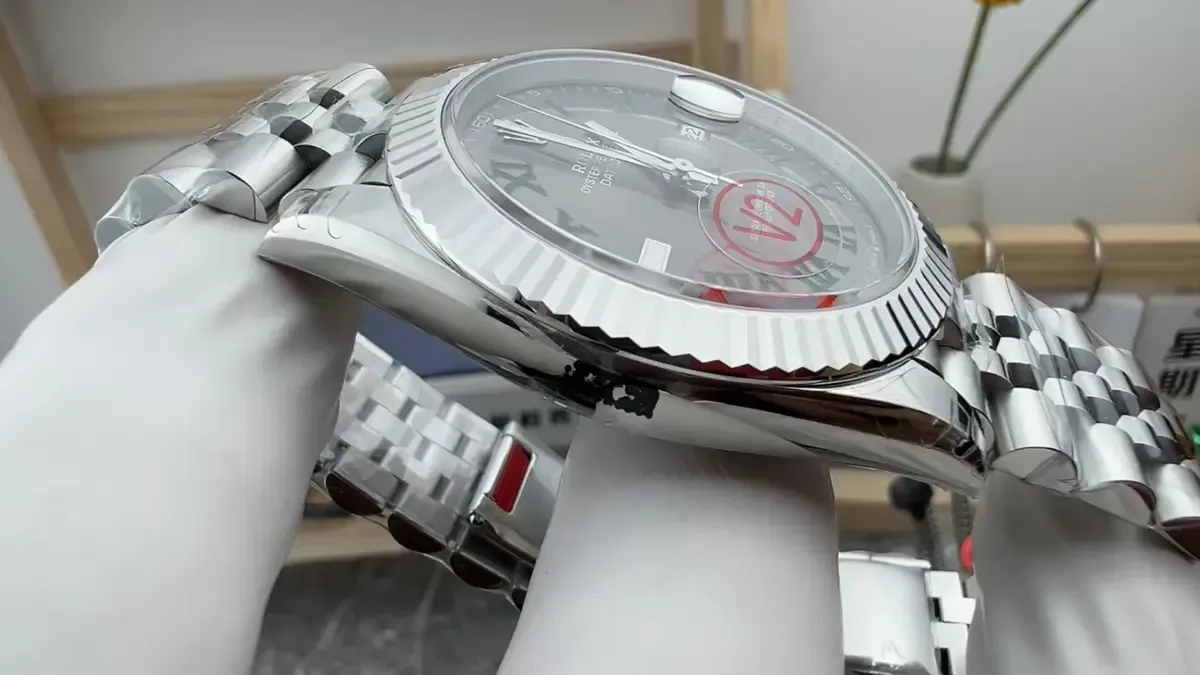 比C厂更香？VS厂劳力士绿萝日志V2上手实测