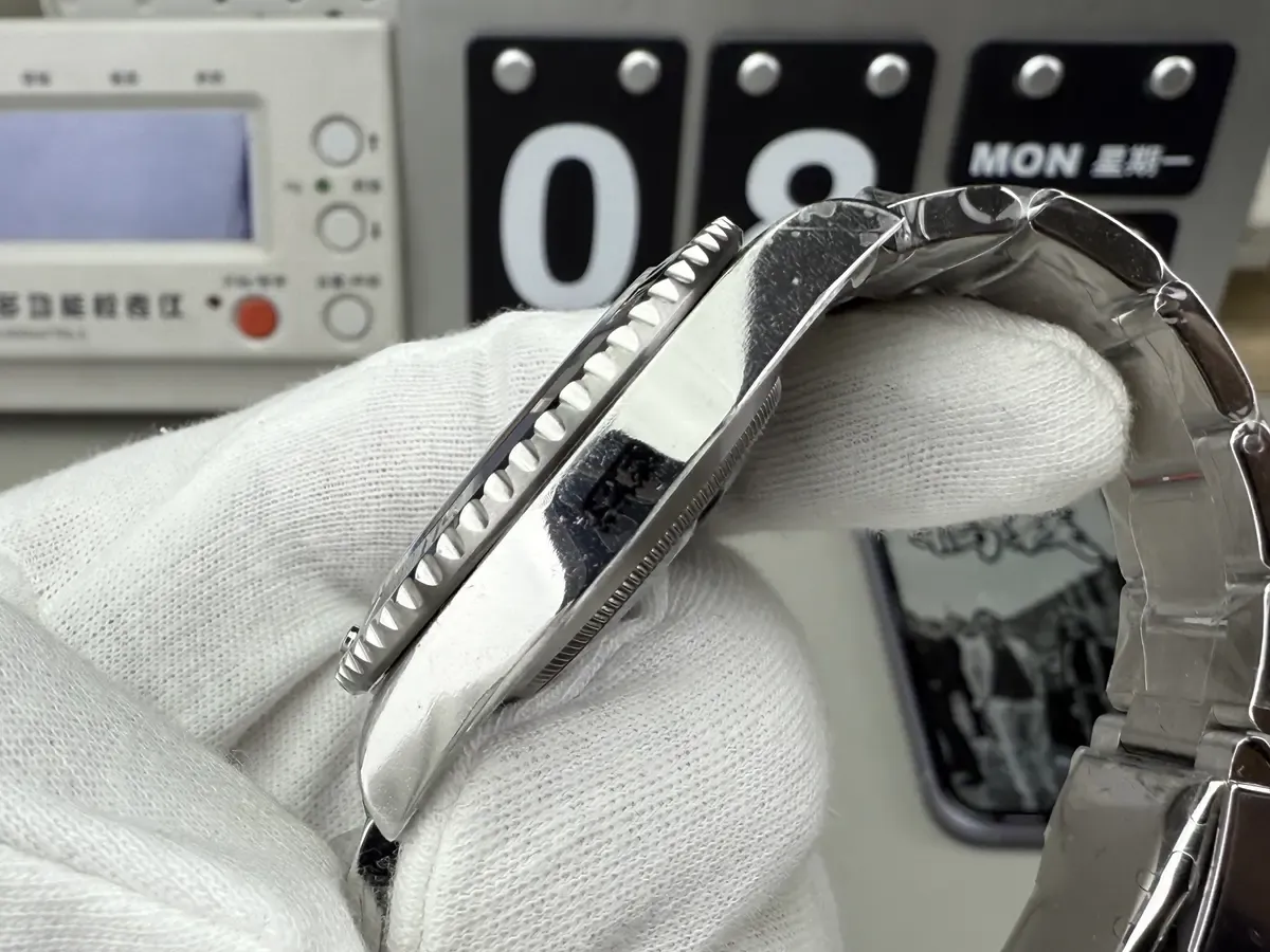 1分钟看懂VS厂劳力士黑水鬼：72小时动力+10秒误差