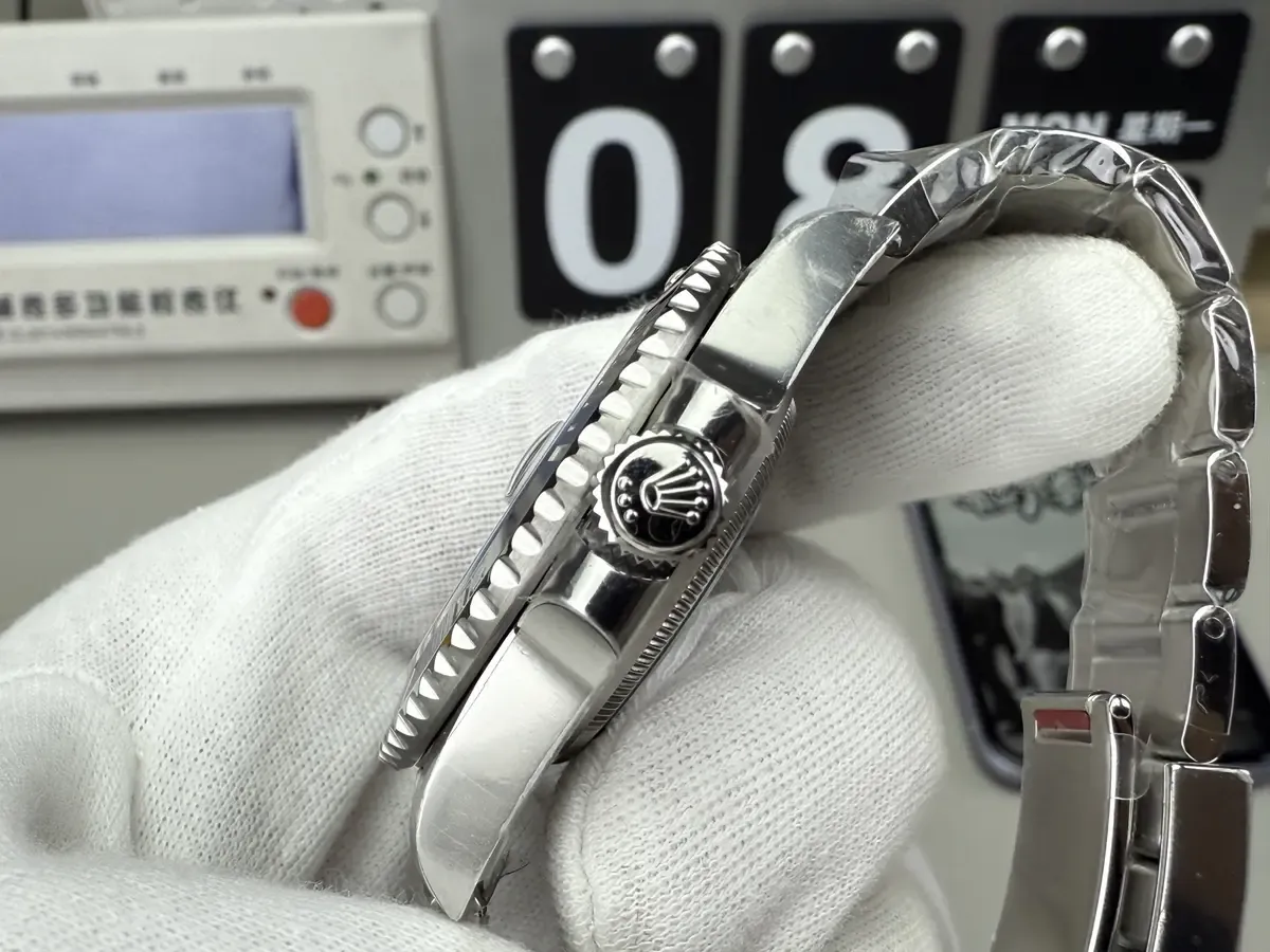 1分钟看懂VS厂劳力士黑水鬼：72小时动力+10秒误差