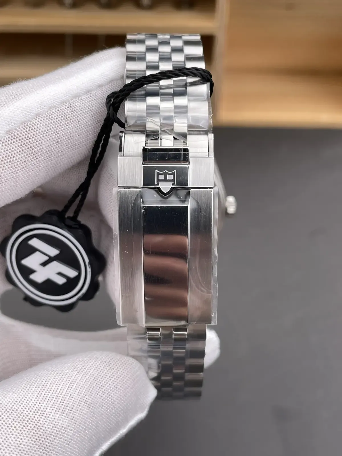 37mm复古封神！ZF帝舵碧湾54型湖水蓝沙盘，一表难求！