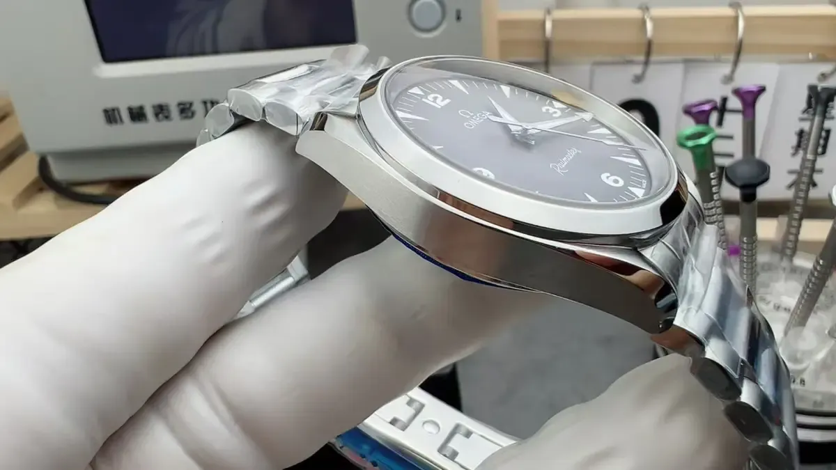 38mm小表盘逆袭！VS厂欧米茄铁霸复刻神作，千元拿下1957灵魂