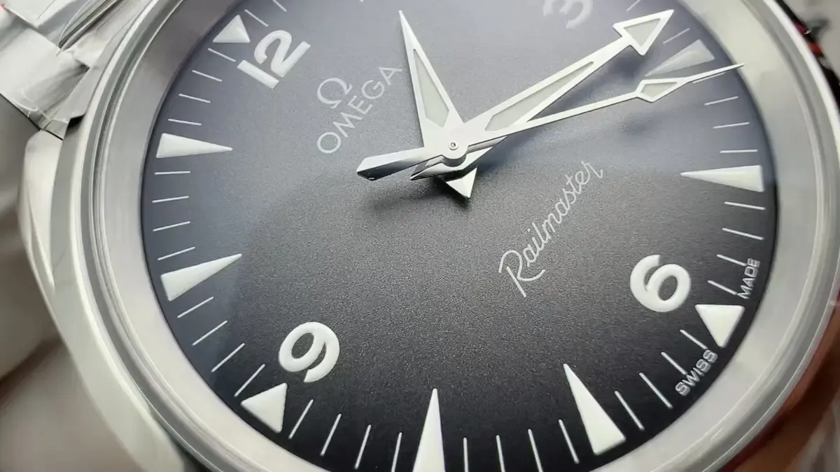 38mm小表盘逆袭！VS厂欧米茄铁霸复刻神作，千元拿下1957灵魂