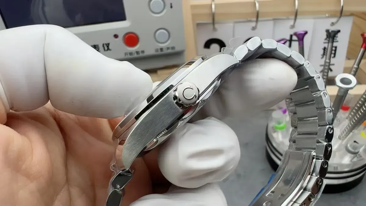 38mm小表盘逆袭！VS厂欧米茄铁霸复刻神作，千元拿下1957灵魂