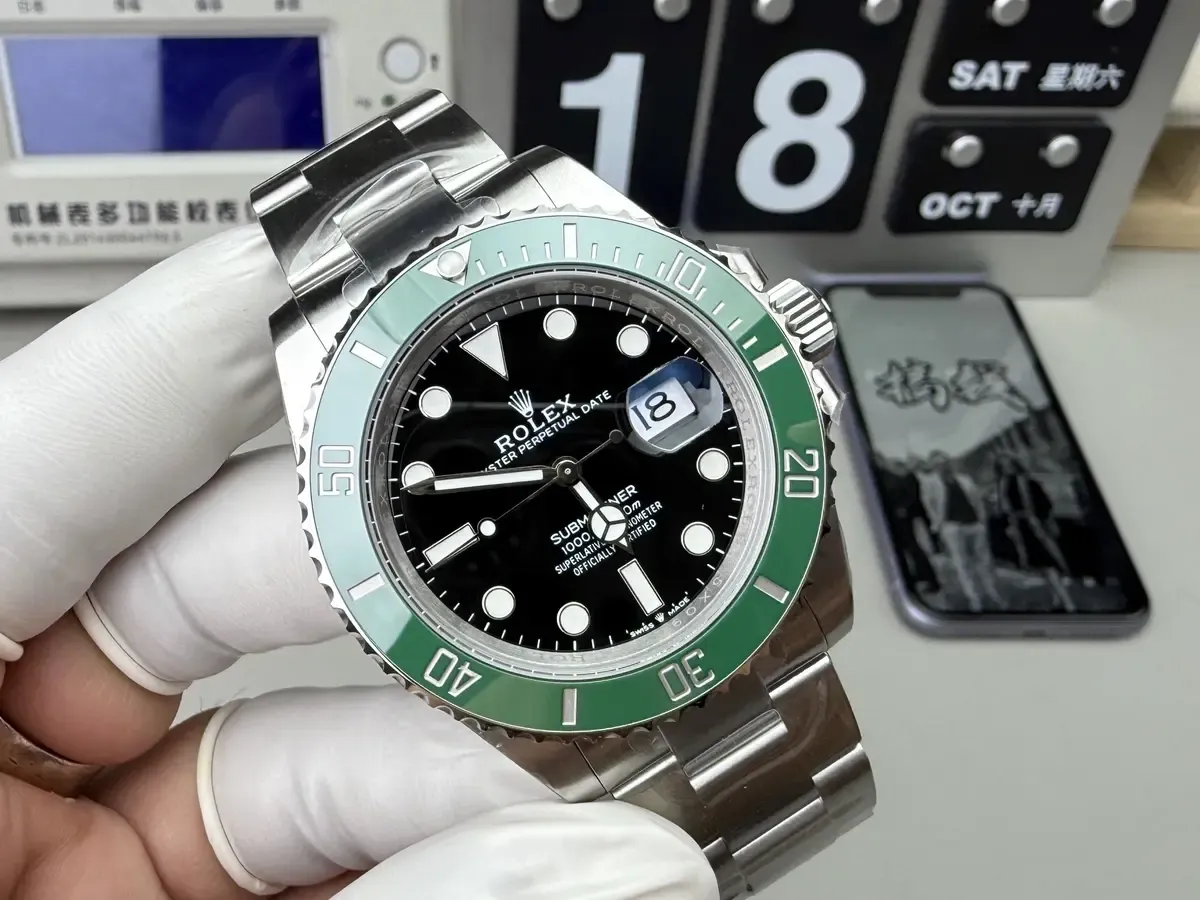 70小时续航碾压全场！VS厂绿水鬼对比C厂全评测，