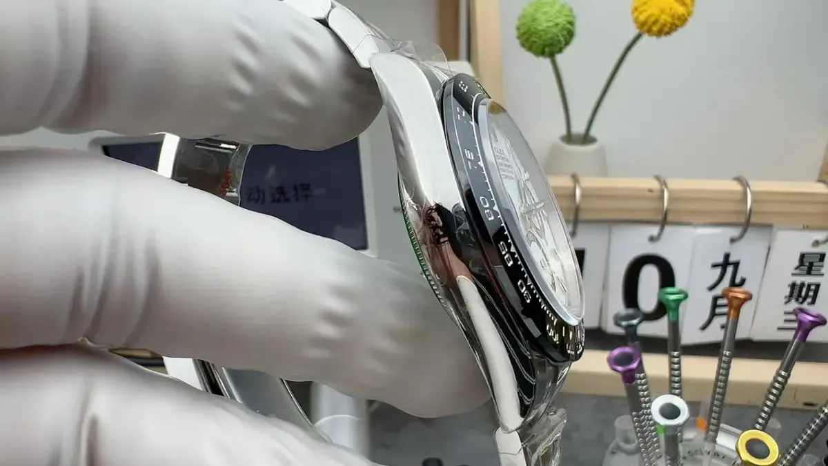 别再迷恋C厂！VS厂熊猫迪丹东4130机芯实测