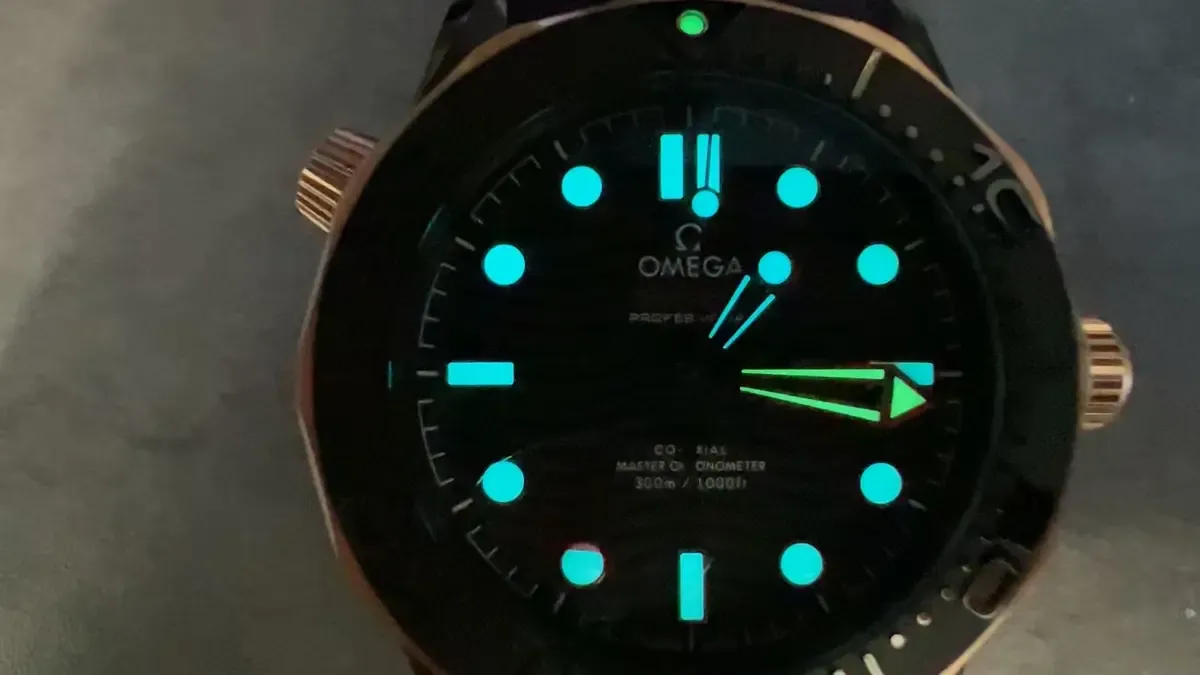 VS厂欧米茄海马300黑武士：全陶瓷+8806机芯，这质感绝了